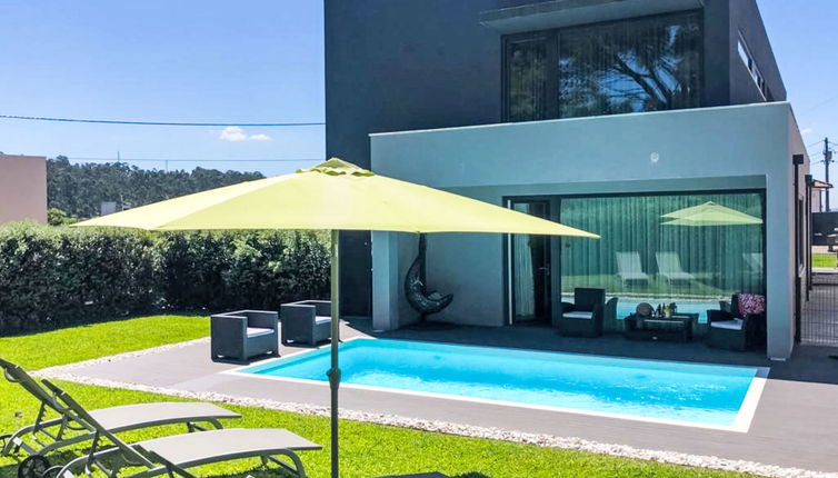 Foto 1 - Casa de 4 quartos em Viana do Castelo com piscina privada e jardim