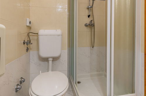 Foto 18 - Apartamento de 1 quarto em Medulin com piscina e jardim