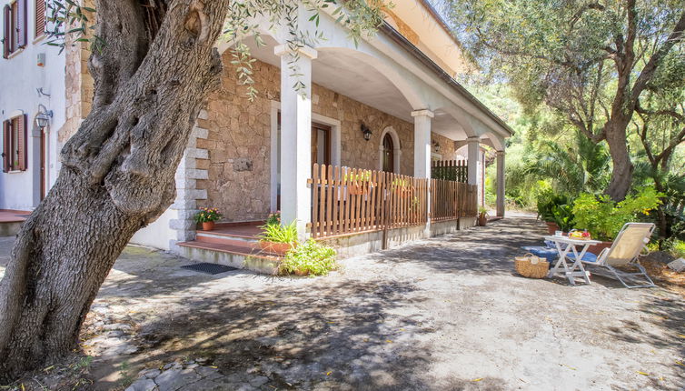 Photo 1 - Maison de 2 chambres à Badesi avec jardin et terrasse