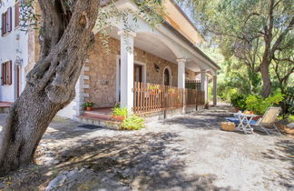 Photo 1 - Maison de 2 chambres à Badesi avec jardin et terrasse