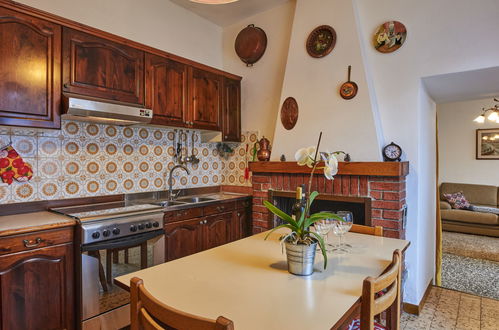 Photo 10 - 1 bedroom House in Porlezza with swimming pool and garden