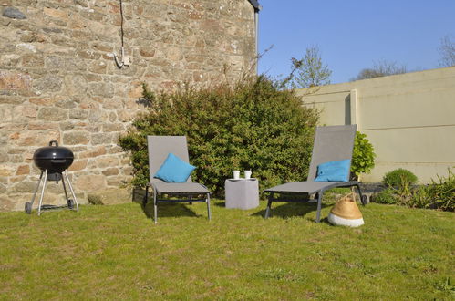 Photo 34 - Maison de 3 chambres à Ploubezre avec jardin et terrasse