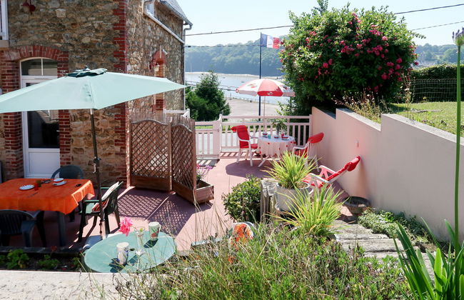 2 bedroom Apartment in Saint-Cast-le-Guildo with garden and terrace - Photo 18