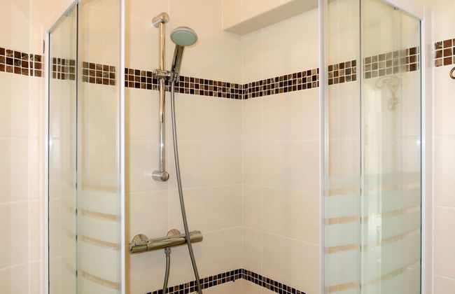 2 bedroom Apartment in Saint-Cast-le-Guildo with garden and terrace - Photo 12