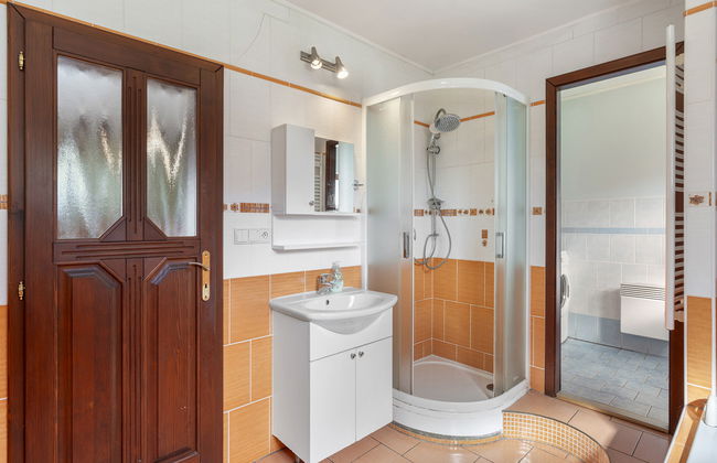 Casa de 3 quartos em Háje nad Jizerou com piscina privada e jardim - Foto 20