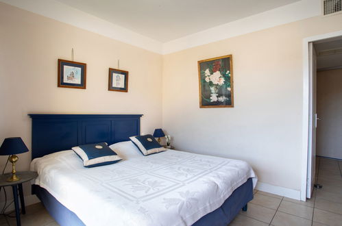 Foto 4 - Apartamento de 2 quartos em Saint-Laurent-du-Var com piscina e vistas do mar