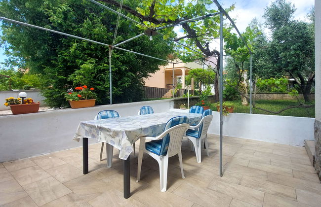 Apartamento de 2 quartos em Krk com jardim e terraƧo - Foto 29
