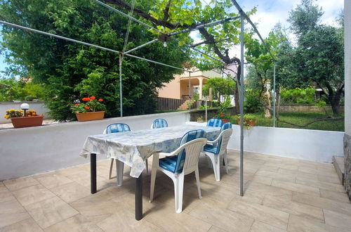 Foto 29 - Appartamento con 2 camere da letto a Krk con giardino e terrazza