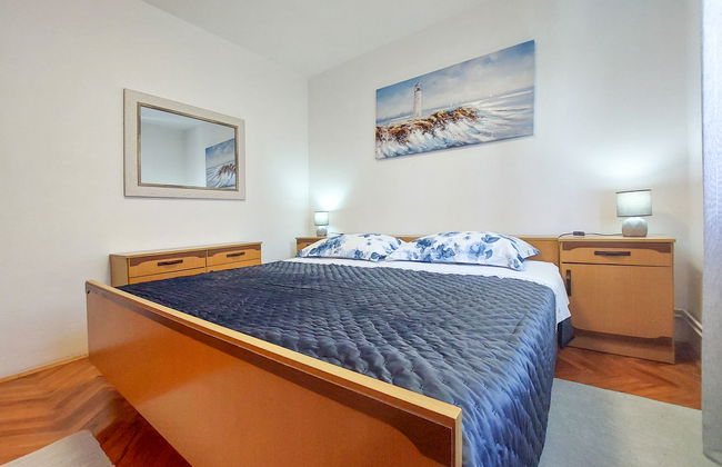 Apartamento de 2 quartos em Krk com jardim e terraƧo - Foto 13