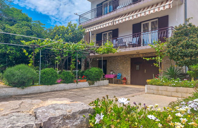 Apartamento de 2 quartos em Krk com jardim e terraƧo - Foto 27
