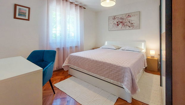 Apartment mit 2 Schlafzimmern in Krk mit garten und terrasse - Foto 3