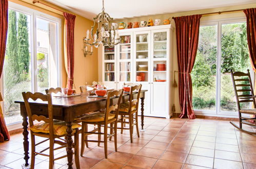 Photo 14 - Maison de 3 chambres à Nans-les-Pins avec piscine et terrasse