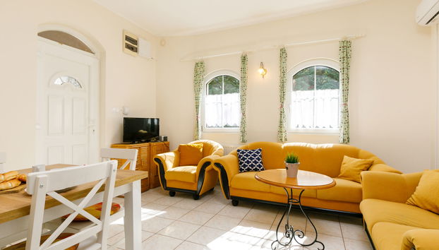 3 bedroom House in Balatonőszöd with garden and terrace - Photo 3
