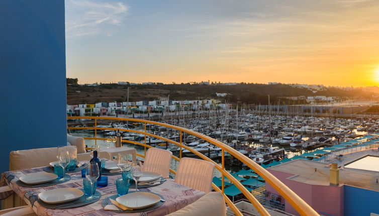 Photo 1 - Appartement de 2 chambres à Albufeira avec piscine et vues à la mer