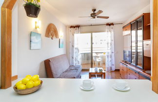 Photo 3 - 1 bedroom Apartment in Salou with swimming pool and garden