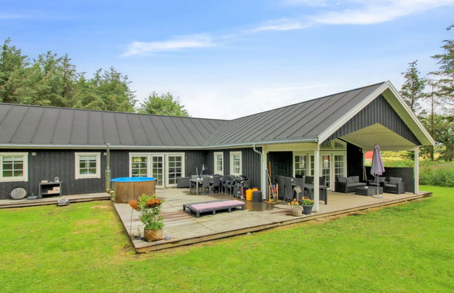 Casa de 4 quartos em Lønstrup com terraço e banheira de hidromassagem - Foto 1