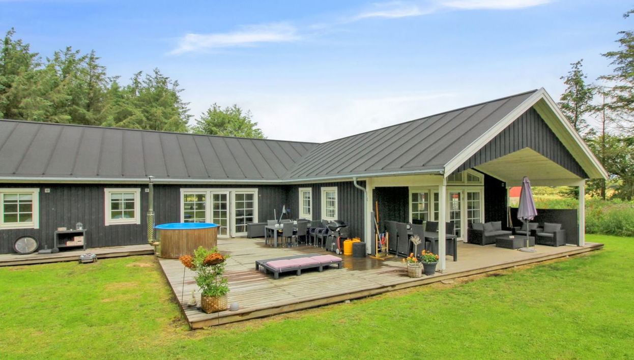 Casa de 4 quartos em Lønstrup com terraço e banheira de hidromassagem - Foto 1