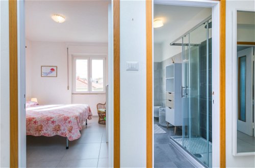 Foto 30 - Appartamento con 2 camere da letto a Rosignano Marittimo con vista mare