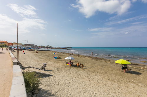 Foto 46 - Appartamento con 2 camere da letto a Rosignano Marittimo con vista mare