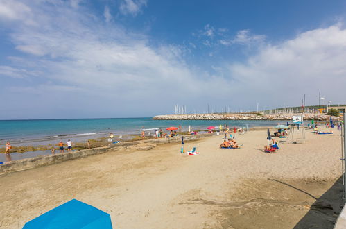 Foto 48 - Appartamento con 2 camere da letto a Rosignano Marittimo con vista mare