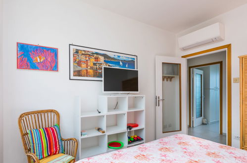 Foto 28 - Appartamento con 2 camere da letto a Rosignano Marittimo con vista mare