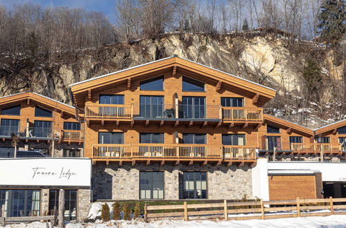 Photo 1 - Maison de 4 chambres à Uttendorf avec terrasse et sauna