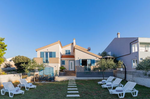 Photo 2 - Maison de 3 chambres à Nin avec terrasse et vues à la mer