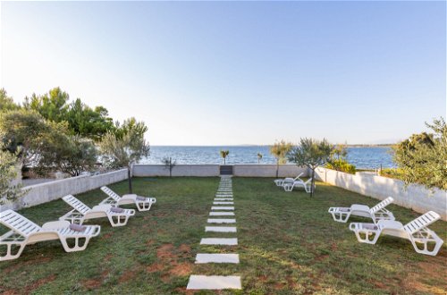 Foto 41 - Casa de 3 habitaciones en Nin con terraza y vistas al mar