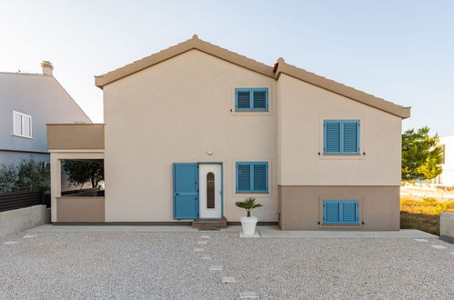 Foto 40 - Casa de 3 quartos em Nin com terraço e vistas do mar