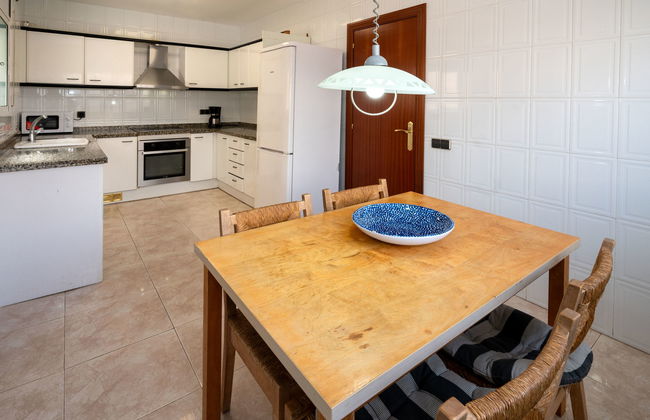 4 bedroom House in Calafell with swimming pool and garden - Photo 8