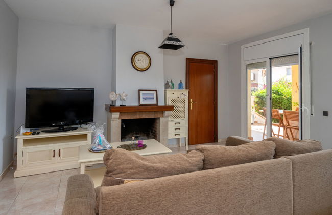 4 bedroom House in Calafell with swimming pool and garden - Photo 14