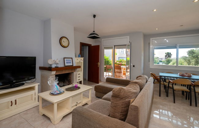 4 bedroom House in Calafell with swimming pool and garden - Photo 15
