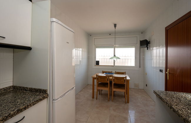4 bedroom House in Calafell with swimming pool and garden - Photo 9