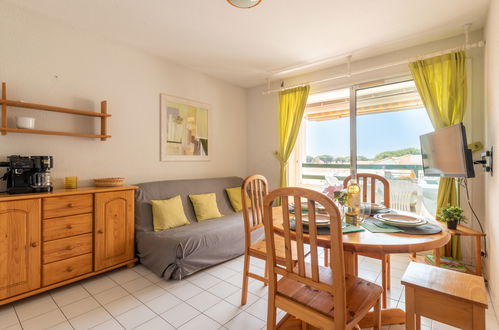 Photo 2 - 2 bedroom Apartment in Le Grau-du-Roi with swimming pool and sea view