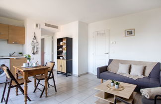 Foto 3 - Apartamento de 1 habitación en Cagnes-sur-Mer con vistas al mar