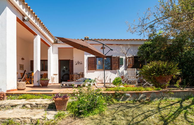 Maison de 4 chambres à Quartu Sant'Elena avec jardin - Photo 6