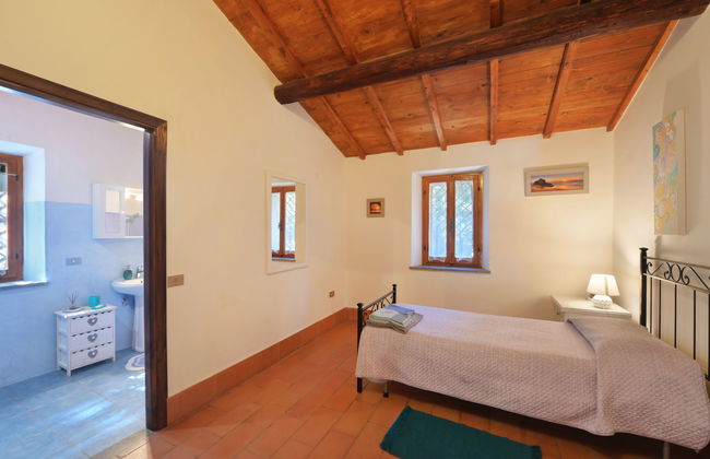 Casa de 5 quartos em Massa Martana com piscina privada e jardim - Foto 22