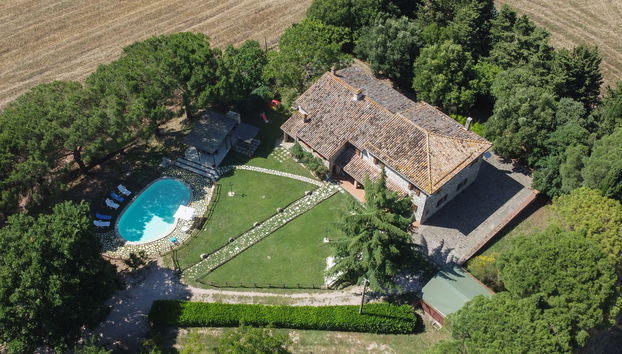 Casa de 5 quartos em Massa Martana com piscina privada e jardim - Foto 2