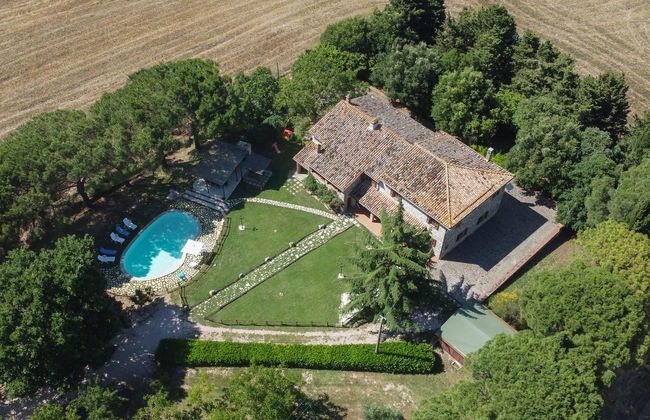 Casa de 5 quartos em Massa Martana com piscina privada e jardim - Foto 2