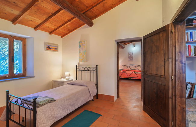 Casa de 5 quartos em Massa Martana com piscina privada e jardim - Foto 13