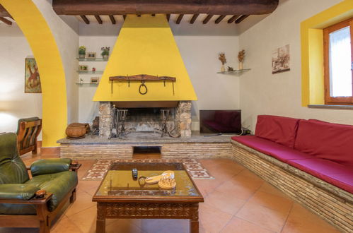 Photo 9 - 4 bedroom House in Massa Martana with private pool and garden