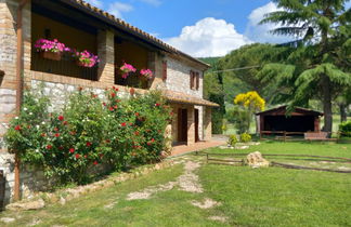 Foto 3 - Casa de 4 quartos em Massa Martana com piscina privada e jardim