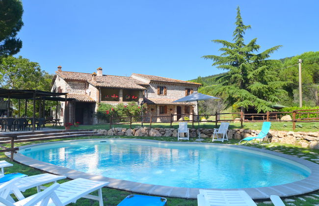 Casa de 5 quartos em Massa Martana com piscina privada e jardim - Foto 1