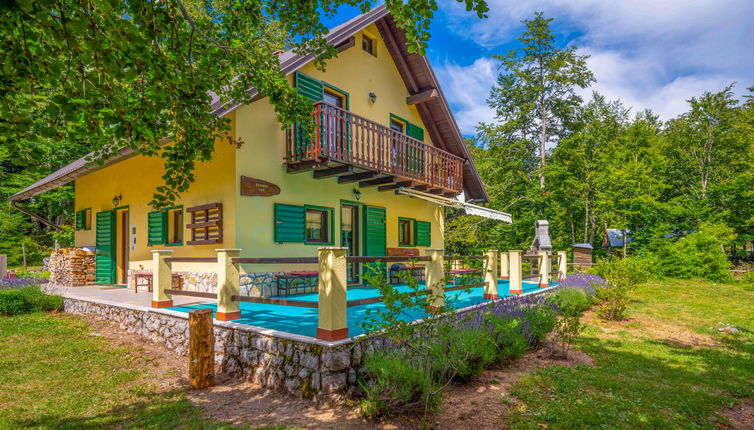 Photo 1 - Maison de 5 chambres à Vinodolska Općina avec jardin et terrasse