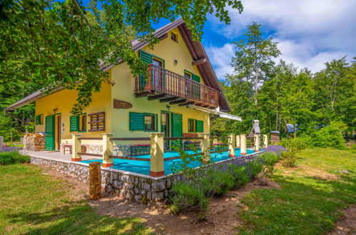 Foto 1 - Casa de 5 habitaciones en Vinodolska Općina con terraza