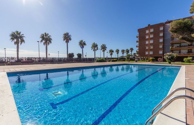 Apartamento de 2 quartos em Torredembarra com piscina e jardim - Foto 1
