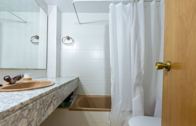 Apartamento de 2 quartos em Torredembarra com piscina e jardim - Foto 16