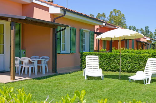 Photo 2 - 1 bedroom Apartment in Rosignano Marittimo with swimming pool and garden