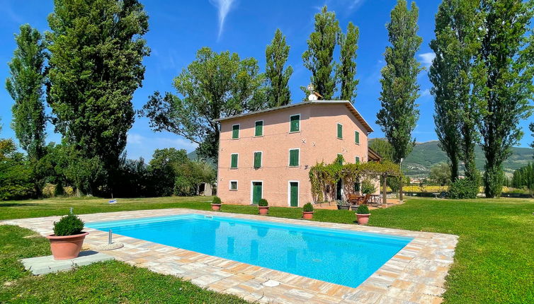 Foto 1 - Casa de 8 habitaciones en Gubbio con piscina privada y jardín