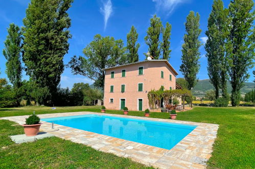 Foto 1 - Casa de 8 quartos em Gubbio com piscina privada e jardim